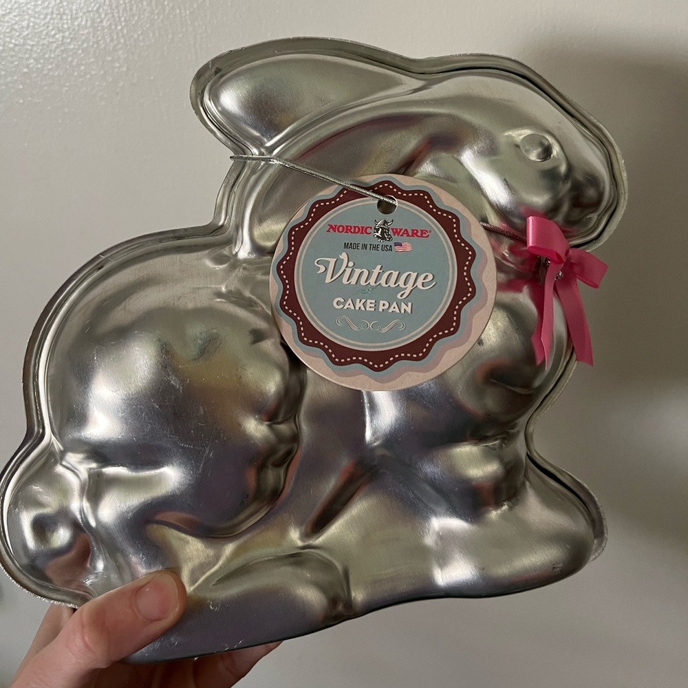 brand new nordic ware vintage style bunny cake pan